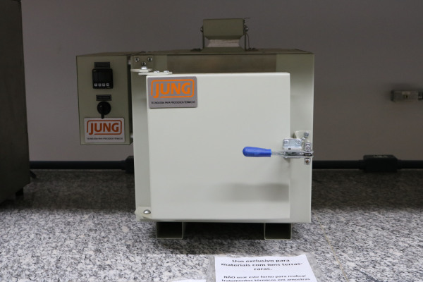 Forno tipo mufla marca Jung modelo LF 006121